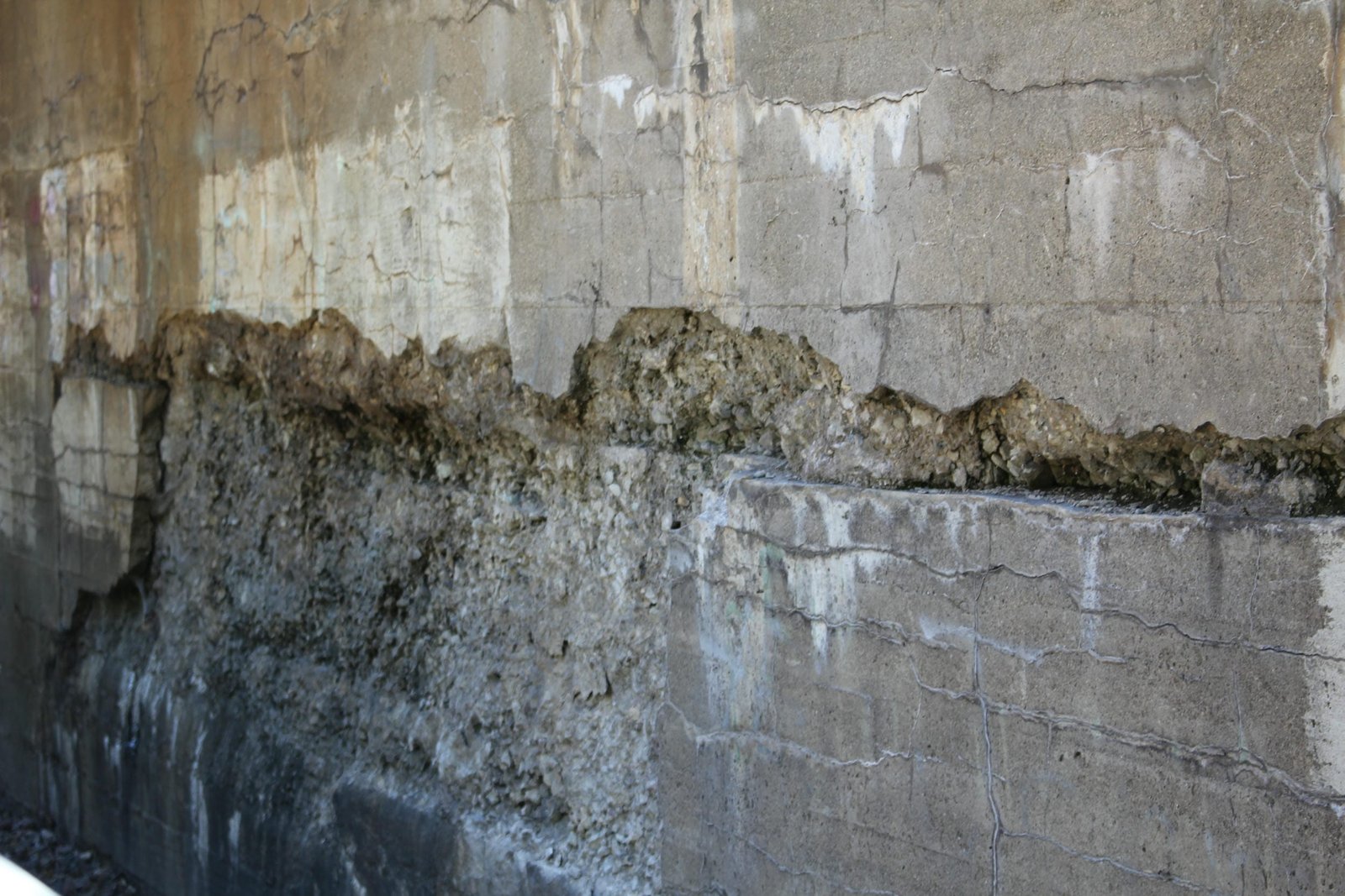 Cracking on abutments